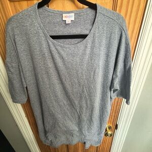 LuLaRoe gray top (M)